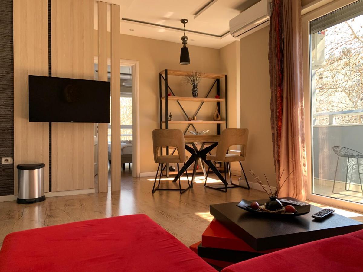 Haris Apartments Tirana Esterno foto