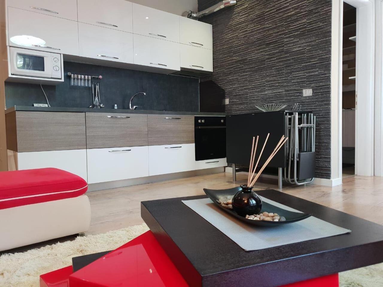 Haris Apartments Tirana Esterno foto