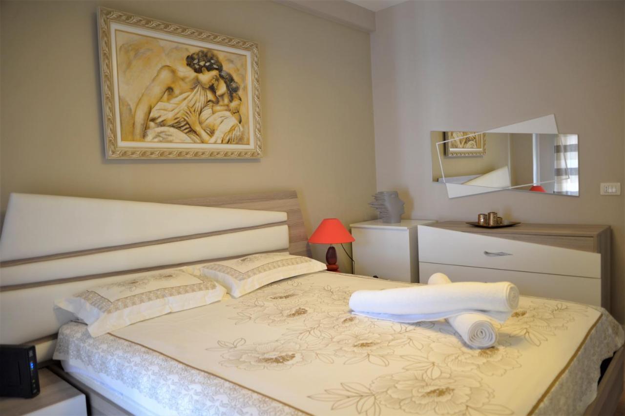 Haris Apartments Tirana Esterno foto